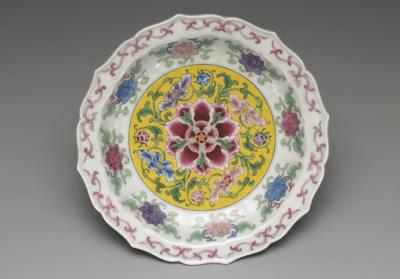 图片[3]-Porcelain plate with flowers decoration in painted enamels, Qing dynasty, Kangxi reign (1662-1722)-China Archive